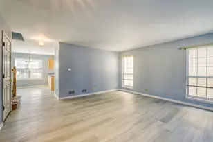 6021 Golfview Dr, Gurnee, IL 60031 - Photo 9