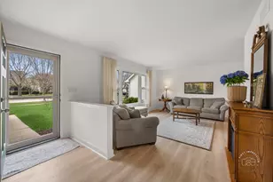 2512 Leach Dr, Naperville, IL 60564 - Photo 3