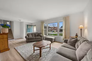 2512 Leach Dr, Naperville, IL 60564 - Photo 5