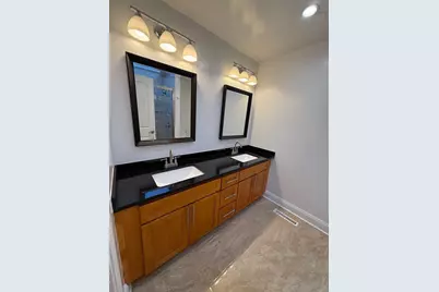 5747 N Sheridan Road #E, Chicago, IL 60660 - Photo 9