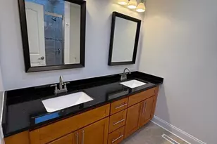 5747 N Sheridan Rd, Chicago, IL 60660 - Photo 9