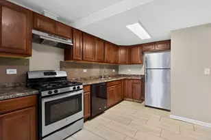 193 Jeffrey Ln, Bolingbrook, IL 60440 - Photo 5