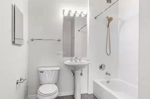 200 W Grand Ave, Chicago, IL 60654 - Photo 17