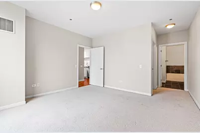 200 W Grand Avenue #2103, Chicago, IL 60654 - Photo 11