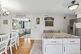 8836 W 93rd Pl, Hickory Hills, IL 60457 - Photo 11