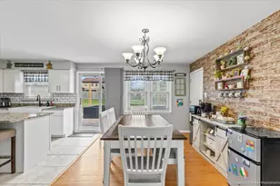 8836 W 93rd Pl, Hickory Hills, IL 60457 - Photo 5