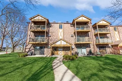 751 S Dwyer Avenue #D, Arlington Heights, IL 60005 - Photo 1
