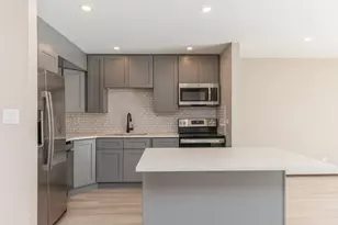 751 S Dwyer Ave, Arlington Heights, IL 60005 - Photo 3