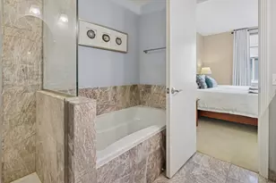 525 N Peoria St, Chicago, IL 60642 - Photo 11