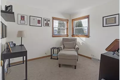 4928 N New England Avenue, Chicago, IL 60656 - Photo 9