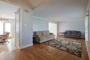 1526 Gainesboro Dr, Wheaton, IL 60189 - Photo 5