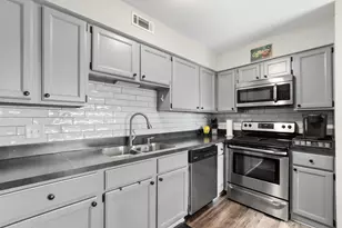 9906 Shady Ln, Orland Park, IL 60462 - Photo 7