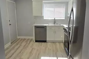 9405 Bay Colony Dr, Des Plaines, IL 60016 - Photo 13