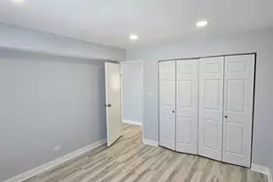 9405 Bay Colony Dr, Des Plaines, IL 60016 - Photo 7