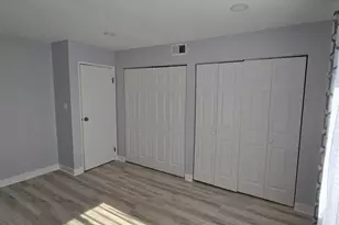 9405 Bay Colony Dr, Des Plaines, IL 60016 - Photo 9