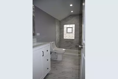 210 W 16th Place, Chicago Heights, IL 60411 - Photo 17