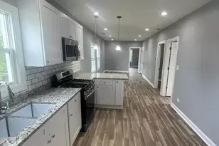 3021 E 138th Pl, Burnham, IL 60633 - Photo 9