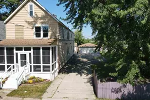 3021 E 138th Pl, Burnham, IL 60633 - Photo 1