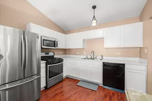 317 Hidden Creek Ln, North Aurora, IL 60542 - Photo 7