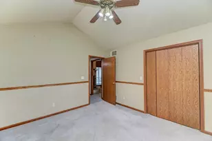 32850 Deer Ridge Dr, Wilmington, IL 60481 - Photo 17