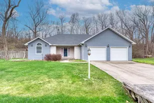 32850 Deer Ridge Dr, Wilmington, IL 60481 - Photo 1