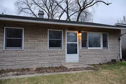 202 E Streamwood Boulevard, Streamwood, IL 60107 - Photo 1