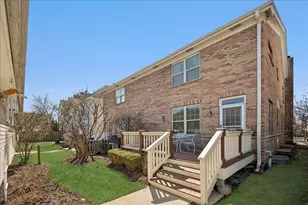 2325 Sundrop Dr, Glenview, IL 60026 - Photo 19