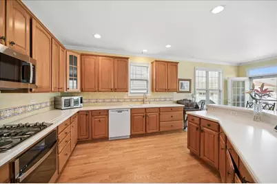 2325 Sundrop Drive, Glenview, IL 60026 - Photo 7