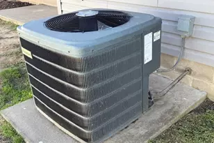 911 E Stotlar St, Herrin, IL 62848 - Photo 25