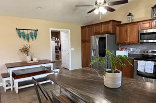 911 E Stotlar St, Herrin, IL 62848 - Photo 5