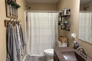 911 E Stotlar St, Herrin, IL 62848 - Photo 15