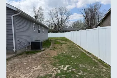 911 E Stotlar Street, Herrin, IL 62848 - Photo 29