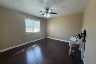 911 E Stotlar St, Herrin, IL 62848 - Photo 17