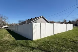 911 E Stotlar St, Herrin, IL 62848 - Photo 27