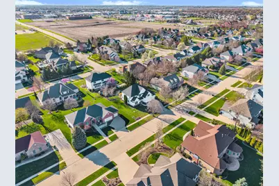 2106 Foxtail Road, Bloomington, IL 61704 - Photo 53