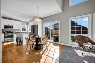 2106 Foxtail Rd, Bloomington, IL 61704 - Photo 11