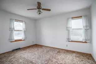 2421 4th St, Moline, IL 61265 - Photo 13