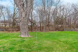 2421 4th St, Moline, IL 61265 - Photo 25