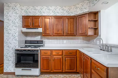 2421 4th Street, Moline, IL 61265 - Photo 3