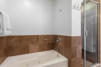 1915 W Diversey Parkway #302, Chicago, IL 60614 - Photo 15