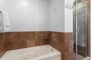 1915 W Diversey Pkwy, Chicago, IL 60614 - Photo 15