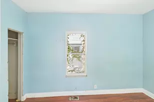 3411 W 63rd Pl, Chicago, IL 60629 - Photo 5