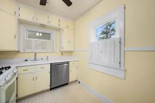 925 24th St, Moline, IL 61265 - Photo 13