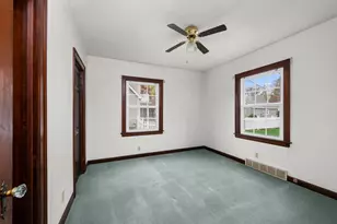 925 24th St, Moline, IL 61265 - Photo 15