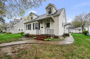 925 24th St, Moline, IL 61265 - Photo 3