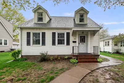 925 24th Street, Moline, IL 61265 - Photo 1