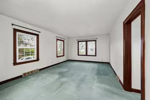 925 24th St, Moline, IL 61265 - Photo 7