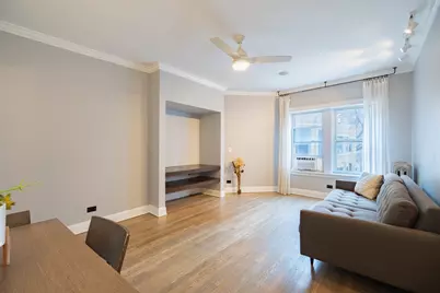 536 1/2 W Cornelia Avenue #3, Chicago, IL 60657 - Photo 3