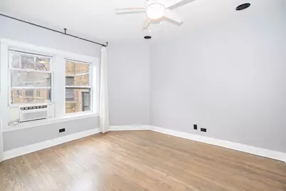 536 1/2 W Cornelia Avenue #3, Chicago, IL 60657 - Photo 13