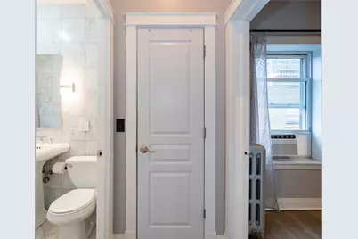 536 1/2 W Cornelia Avenue #3, Chicago, IL 60657 - Photo 15